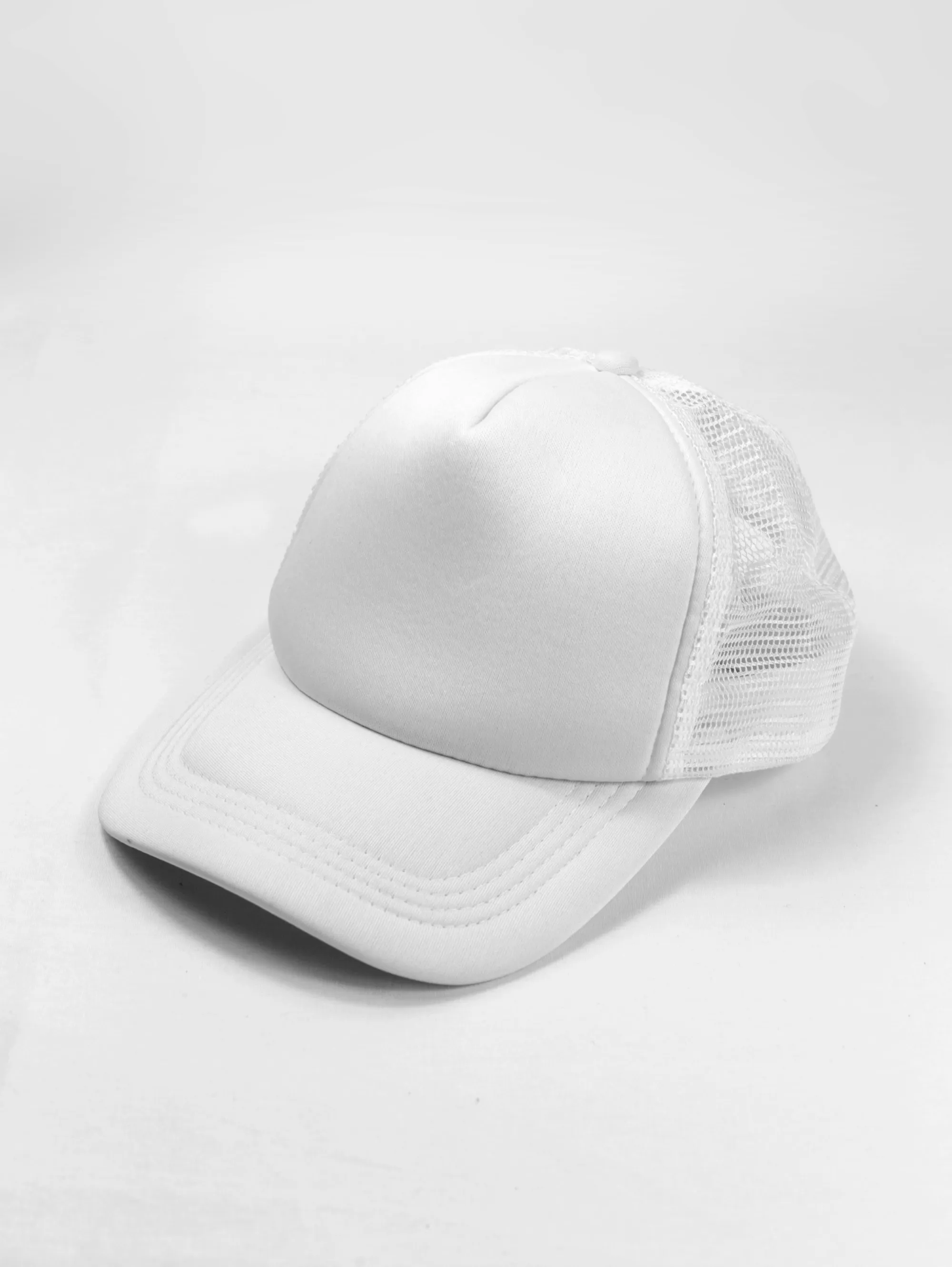 Casquette trucker blanche brodée du logo